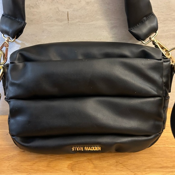 Steve Madden Black Puffer Shoulder Strap/ Crossbody Strap Bag - Picture 12 of 15